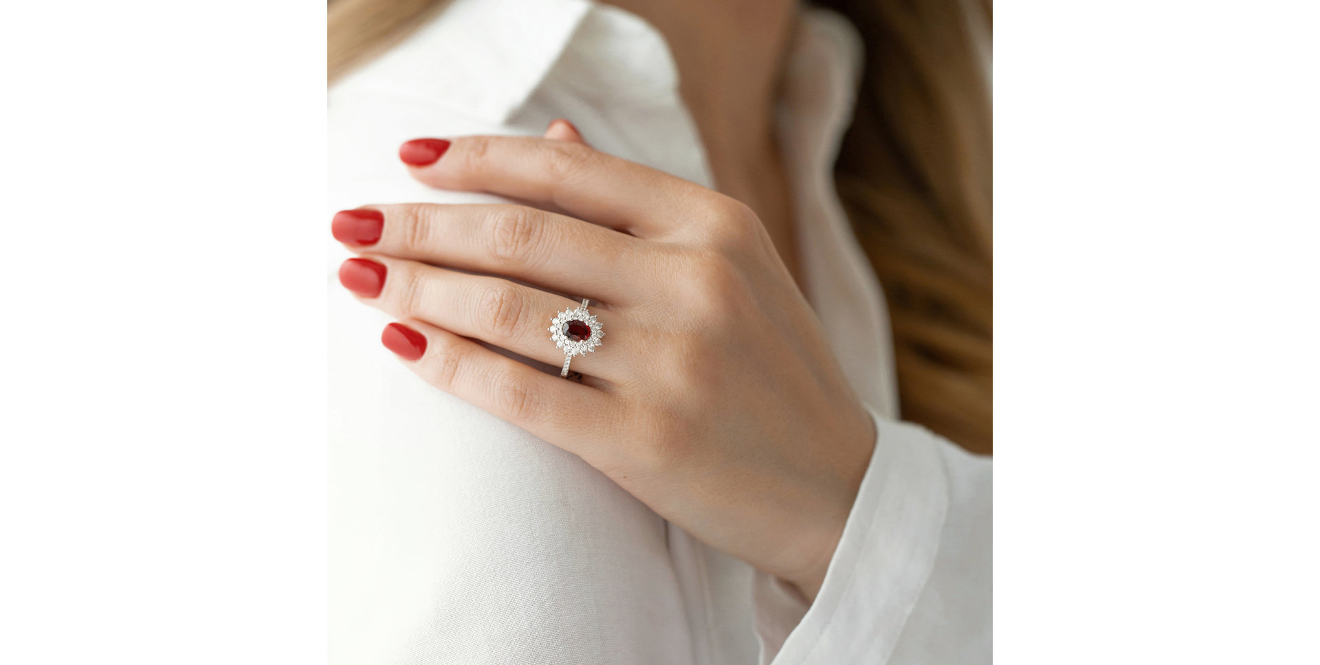 Prsten s rubínem a diamanty Majesty