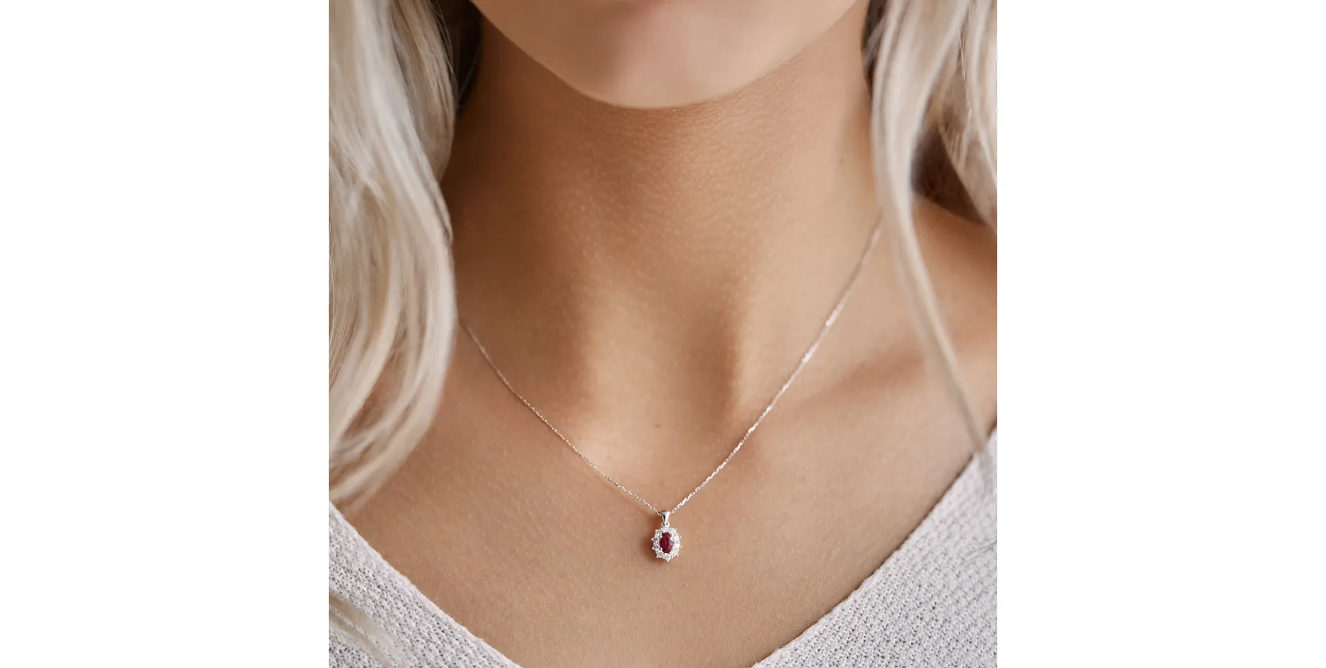 Přívěs s tanzanitem a diamanty Goddess Elegance