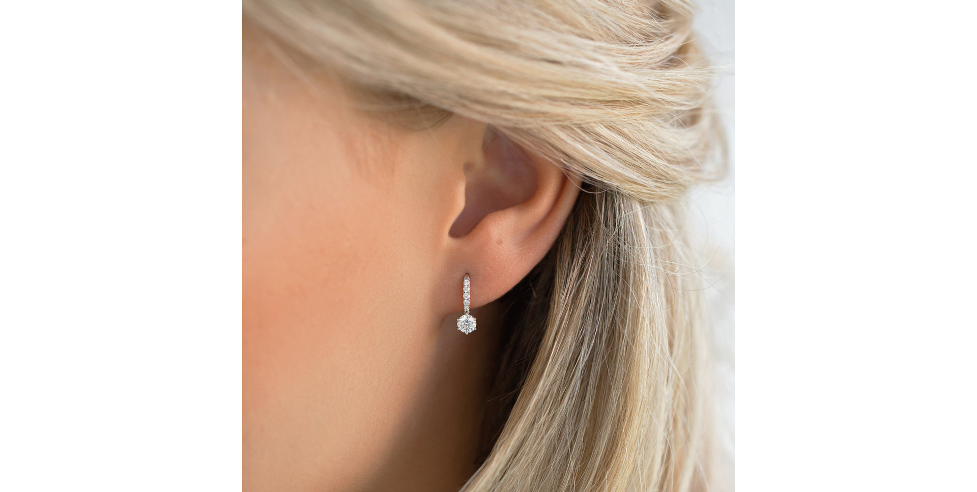 Náušnice s diamanty Essential Glow