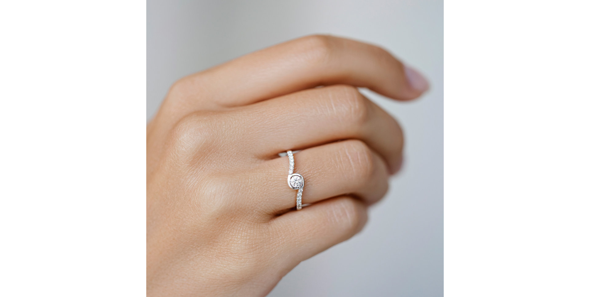 Prsten s diamanty Love Twist