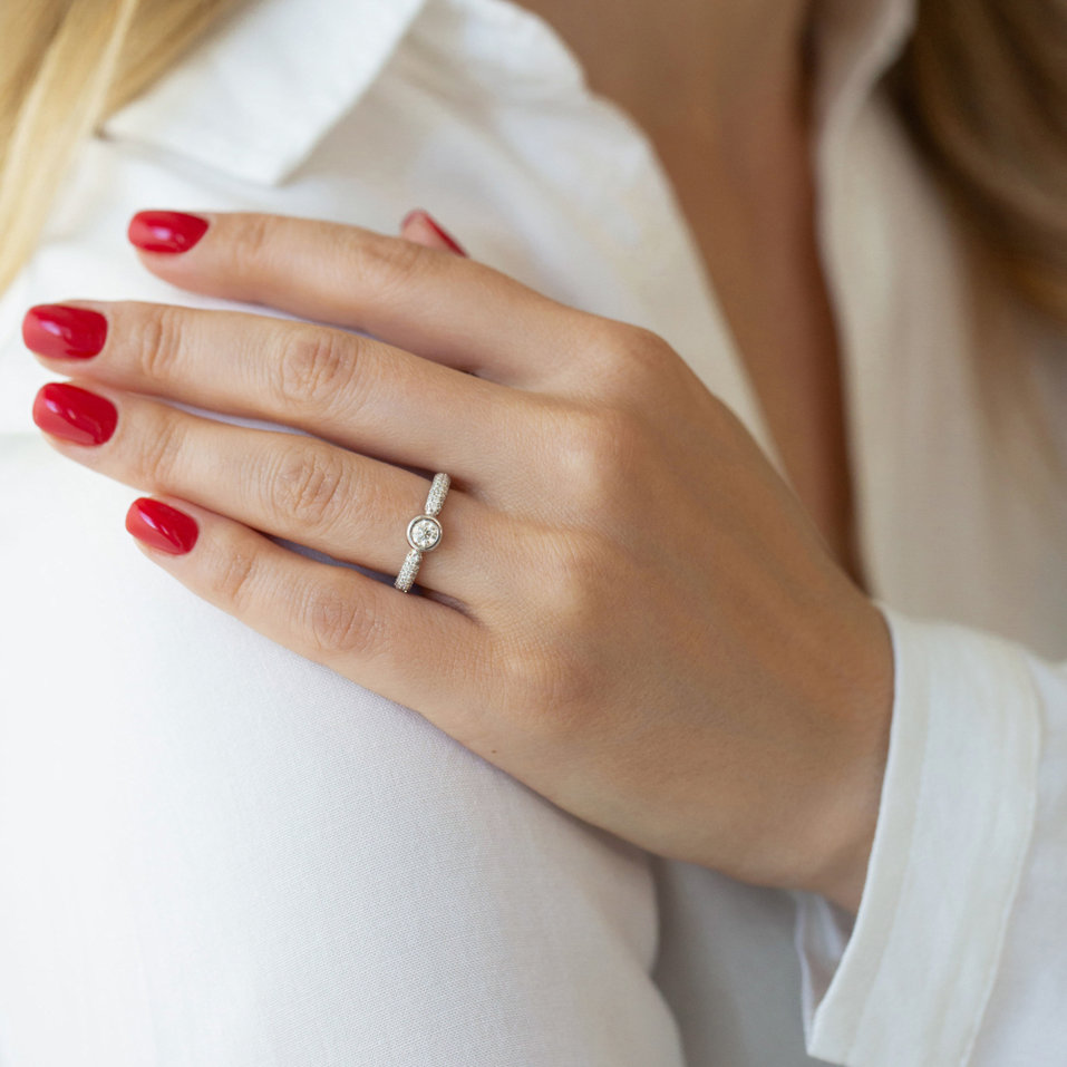 Prsten s bílými a hnědými diamanty Miracle Ray