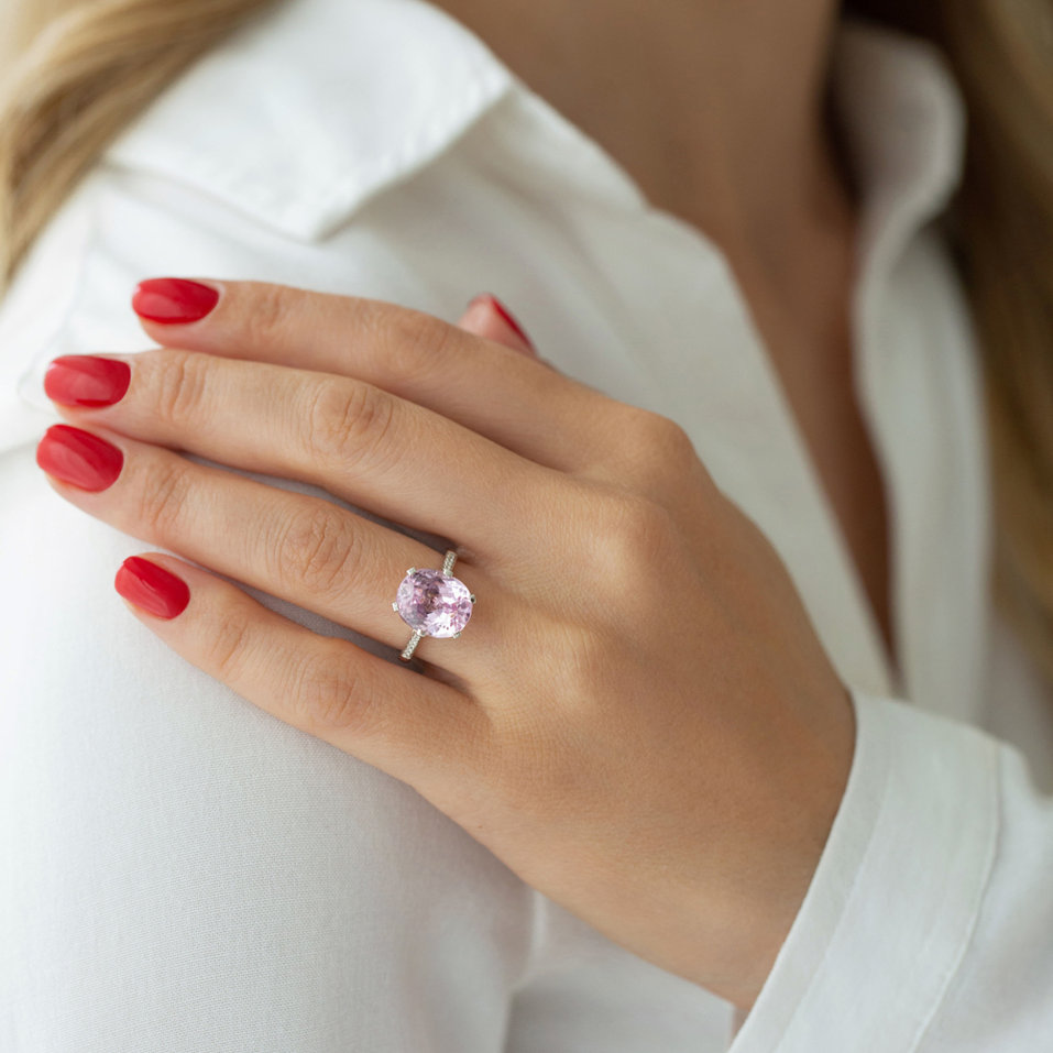 Prsten s kunzitem a diamanty Fairytale Seraph