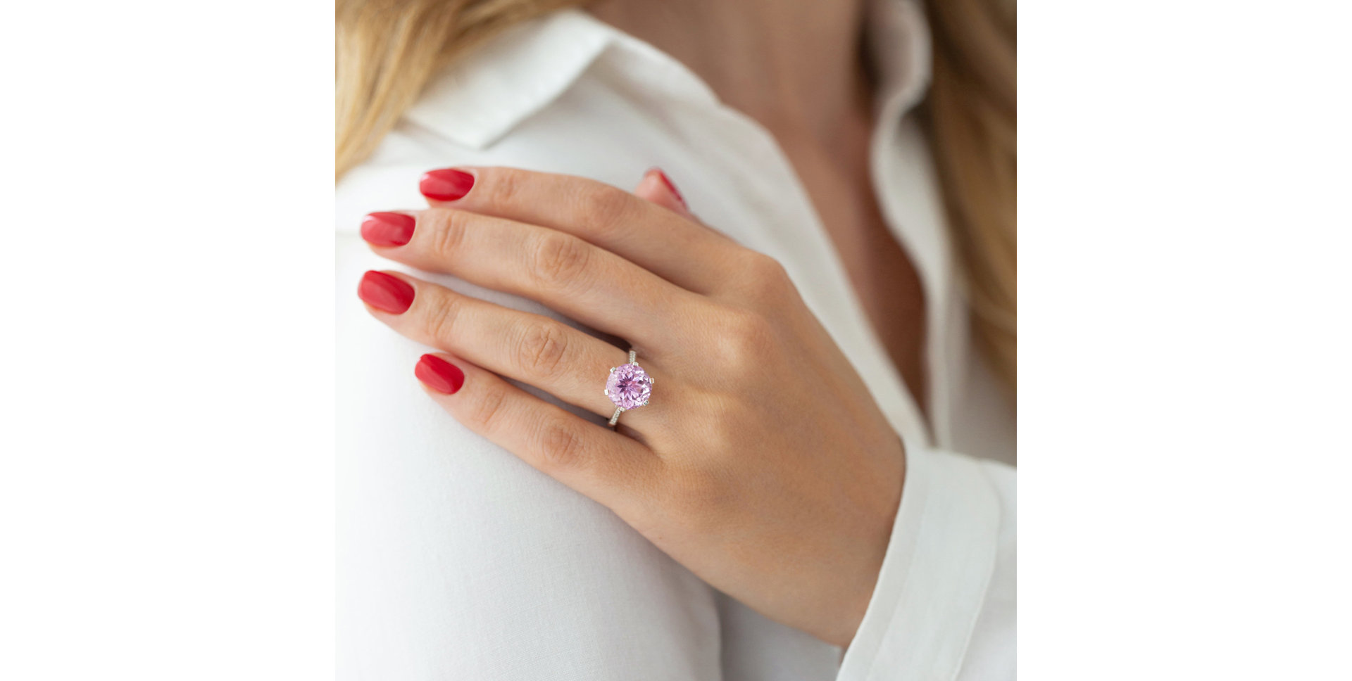 Prsten s kunzitem a diamanty Buddy