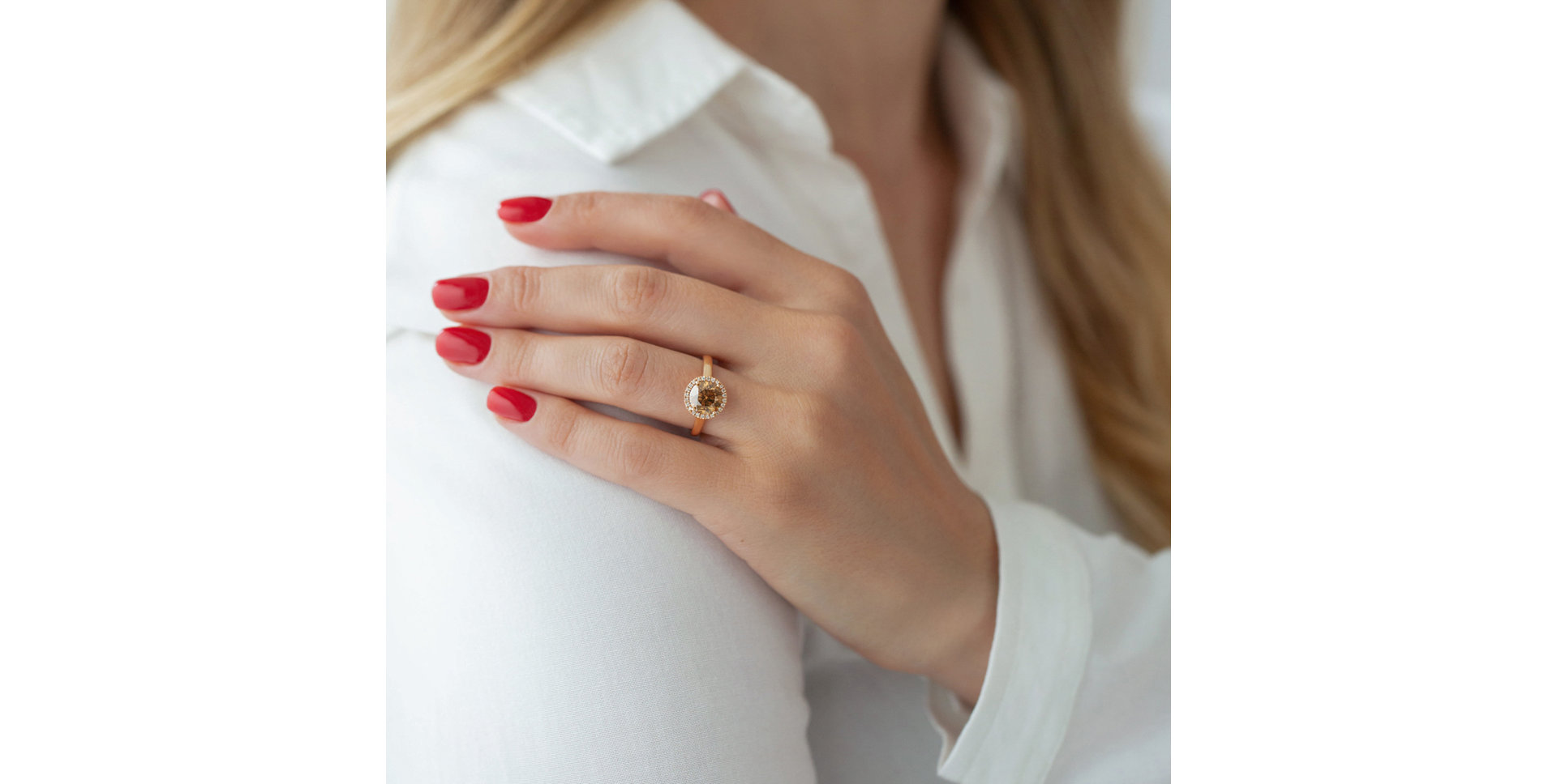 Prsten s hnědým diamantem a s bílými diamanty Tucker