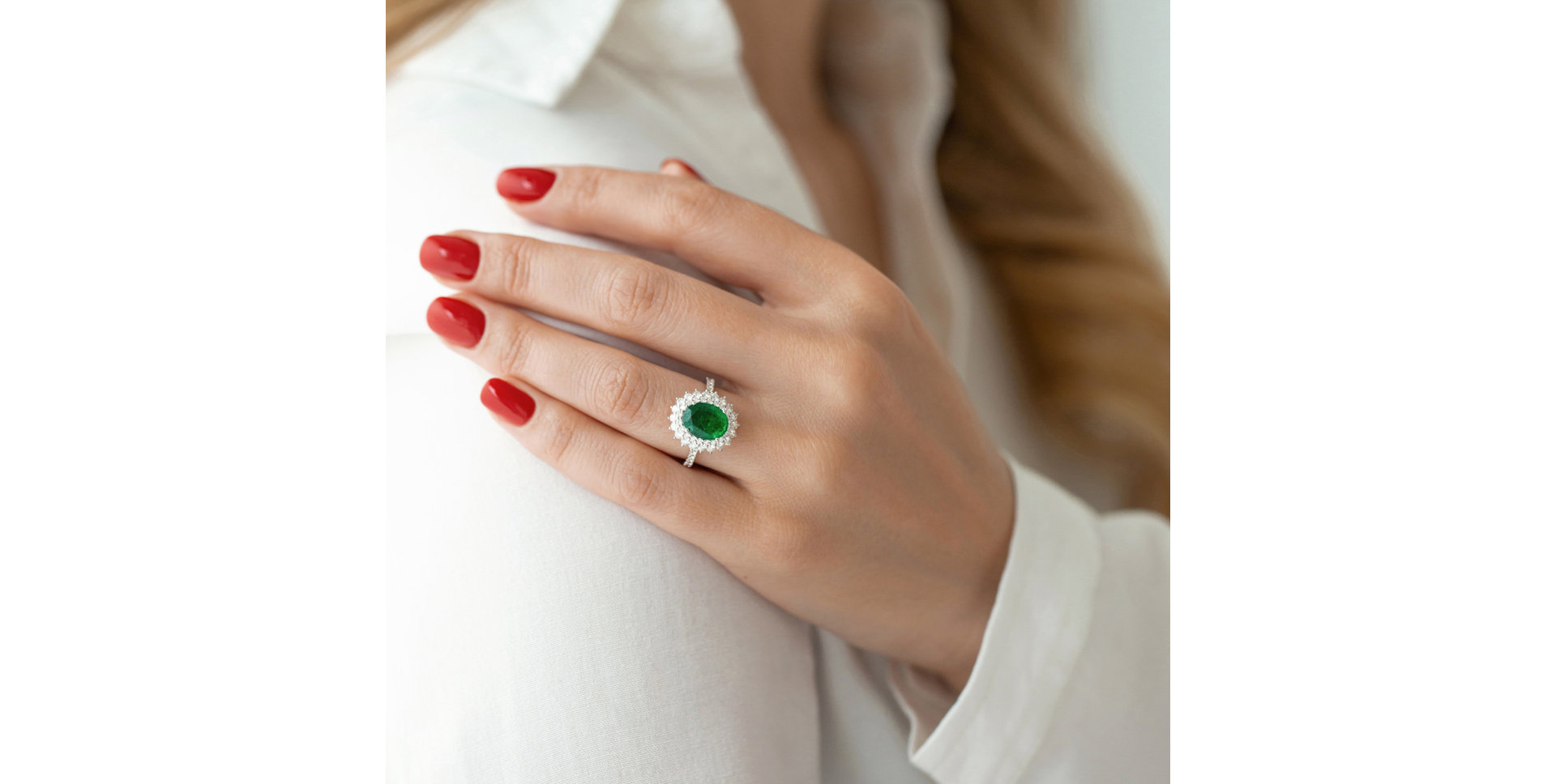 Prsten se smaragdem a diamanty Majesty