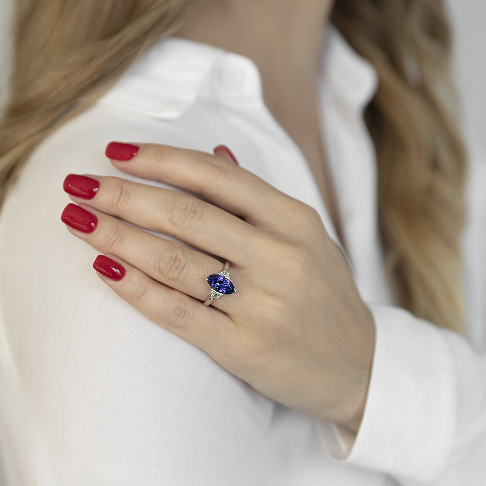 Prsten s tanzanitem a diamanty Faline