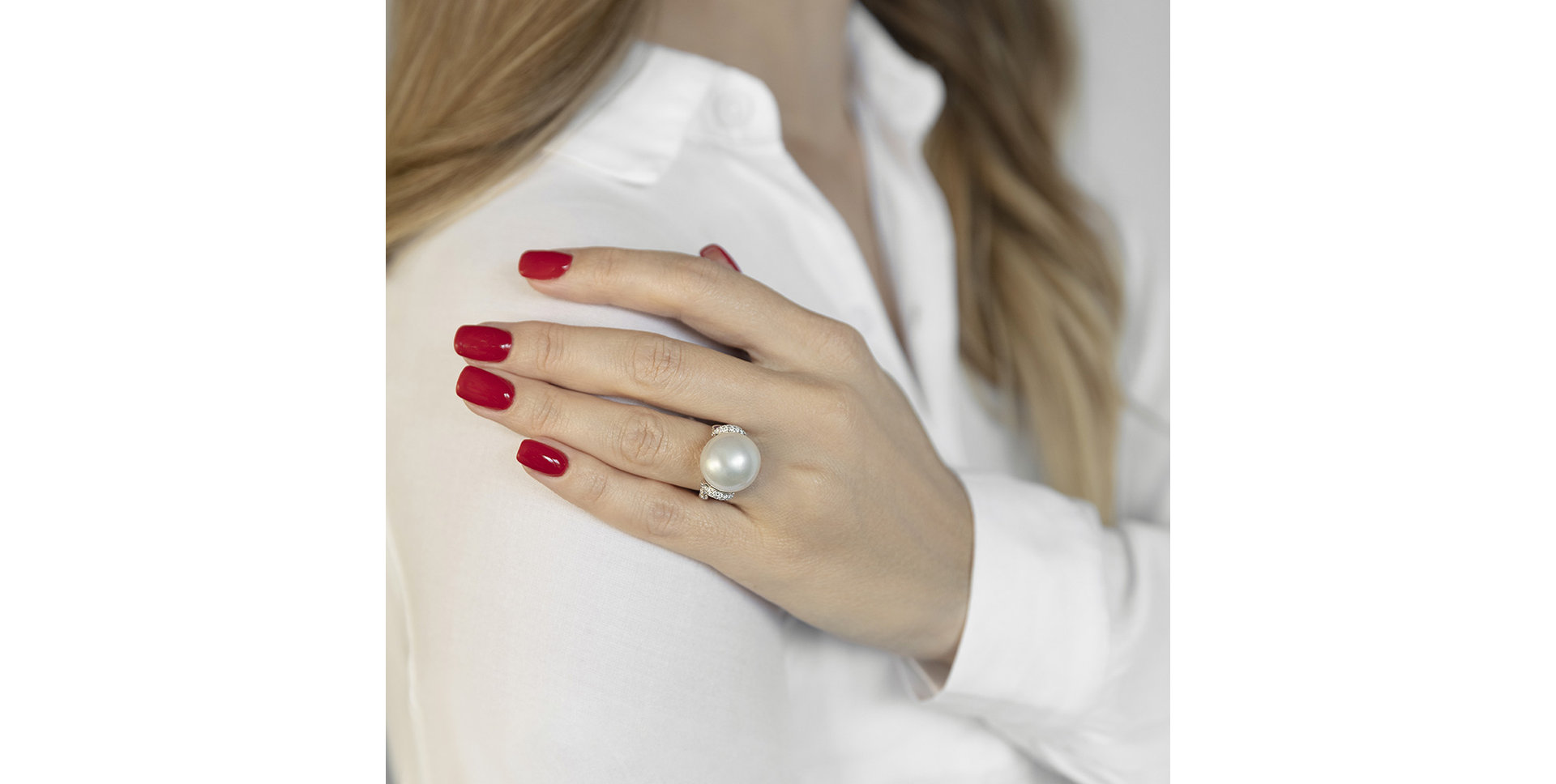 Prsten s perlou, diamanty a safíry Antheia