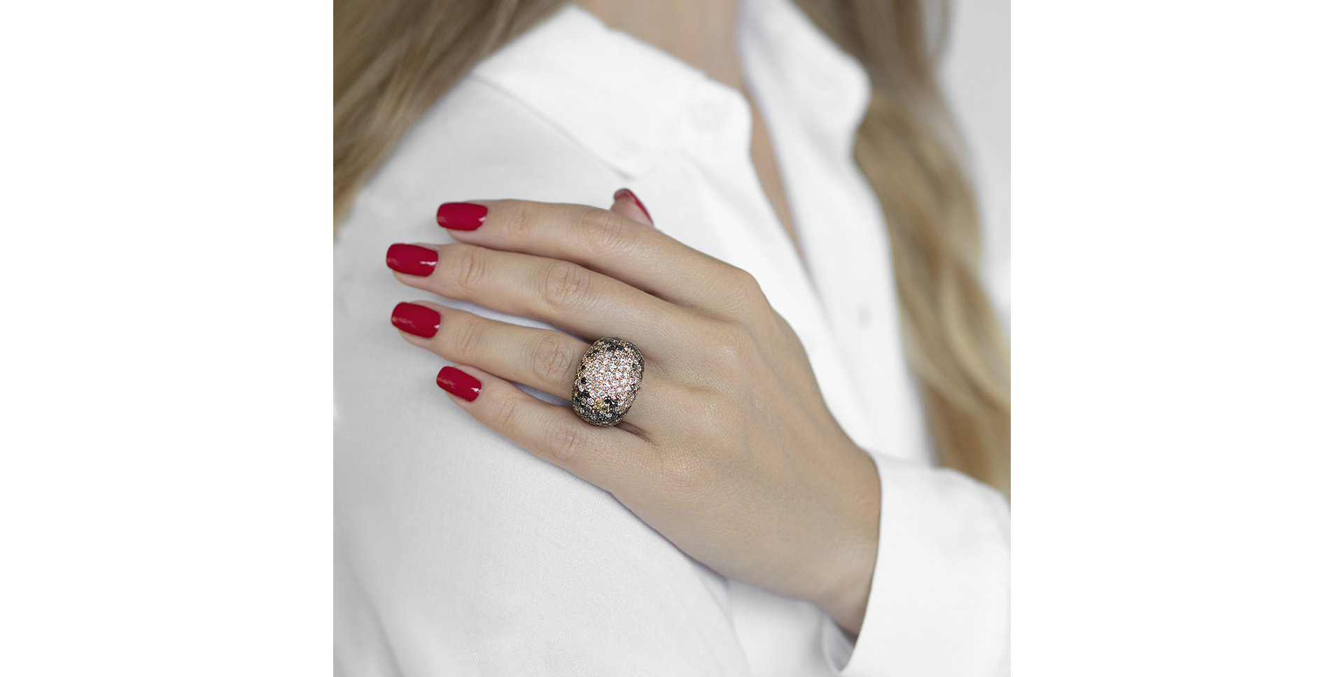 Prsten s bílými, hnědými a černými diamanty Deluxe Mark