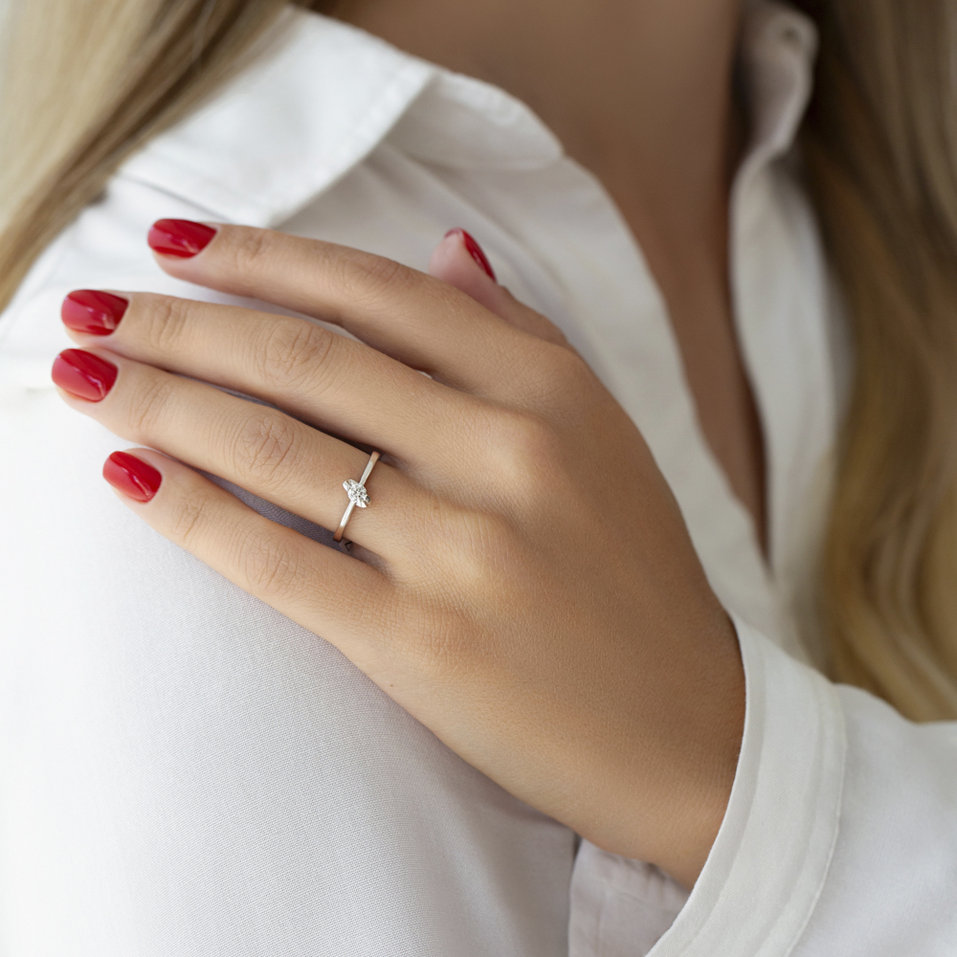 Prsten s diamantem Infinity Love