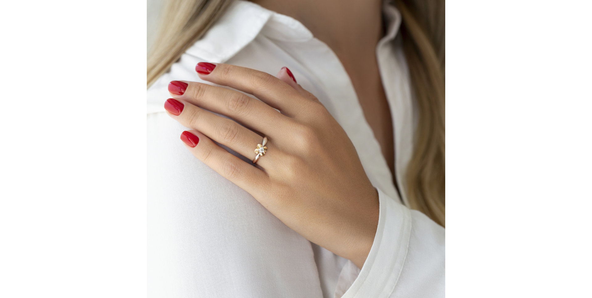 Prsten s diamantem Flower Love