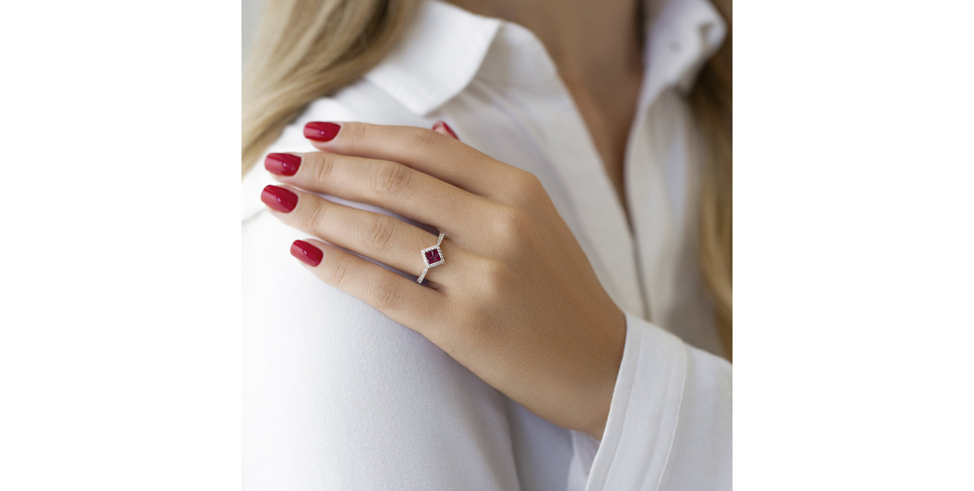 Prsten se safíry a diamanty Ninfe