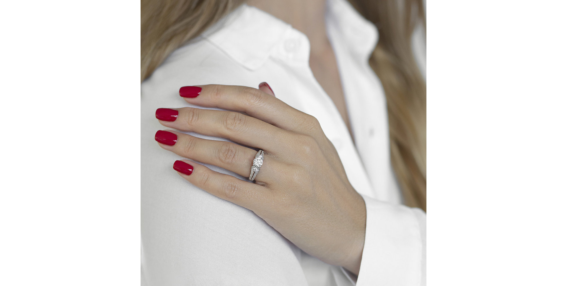 Prsten s diamanty a safíry Zayan