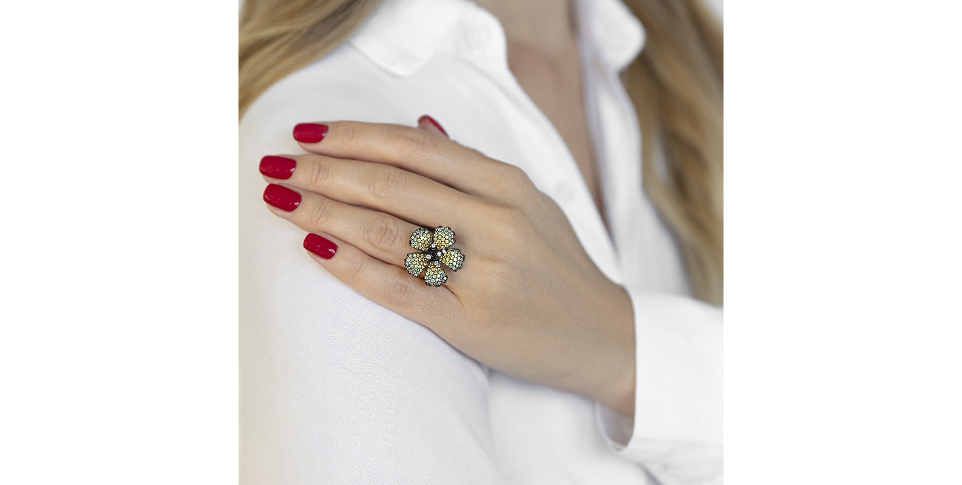 Prsten s diamanty a safíry Elfrieda