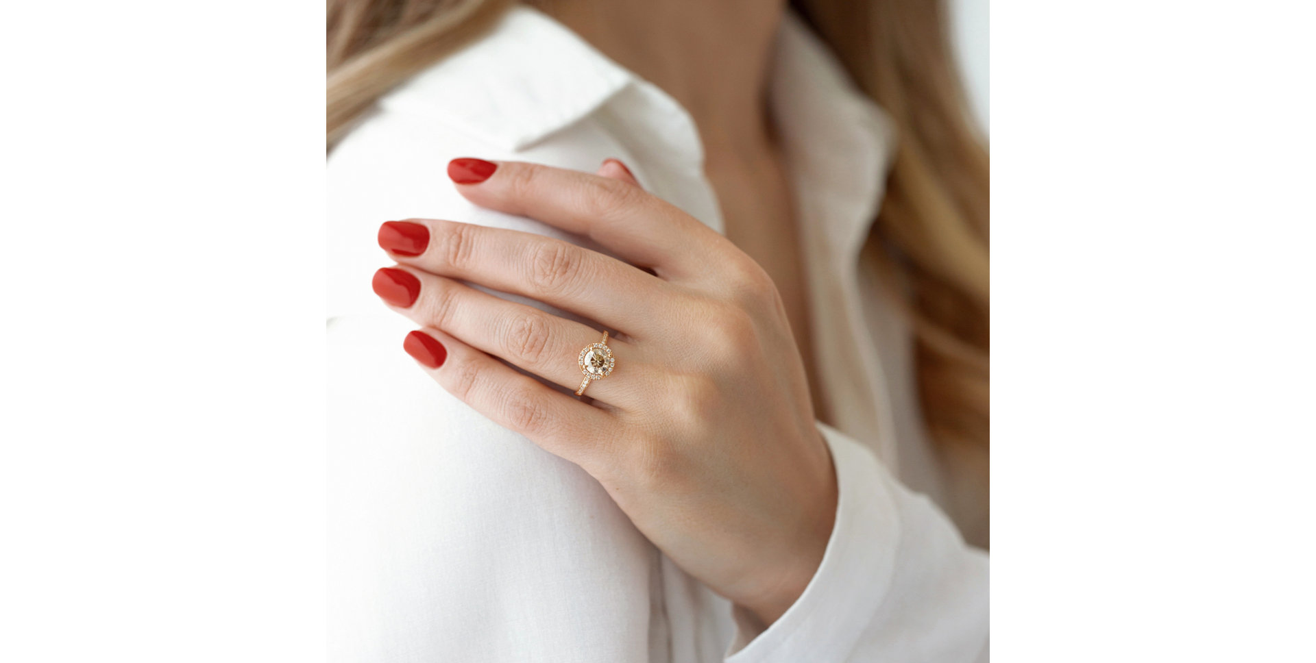 Prsten s bílými a hnědými diamanty Sin Signature