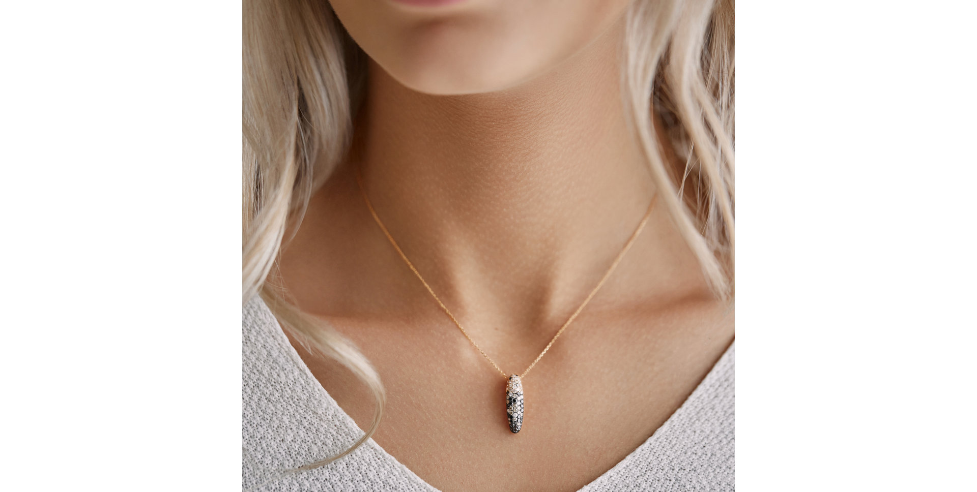 Přívěs s černými a bílými diamanty a hnědými Inferno Moonlight