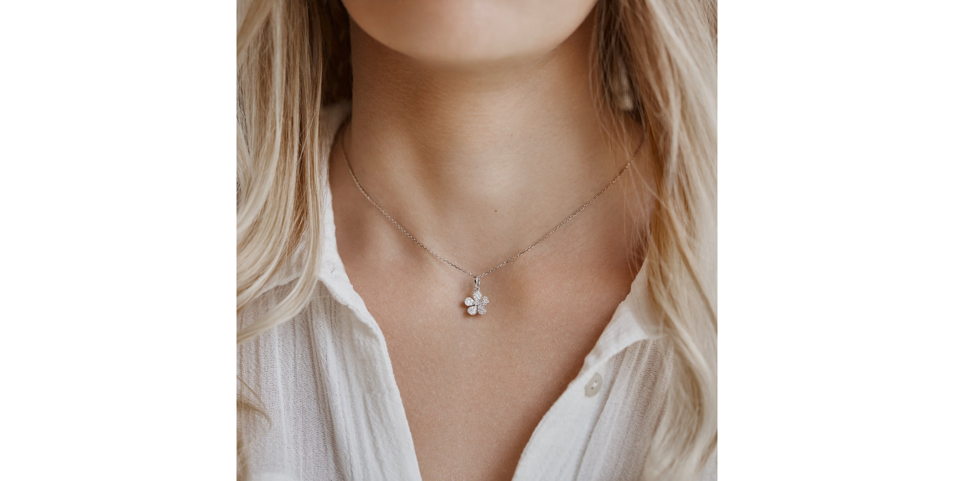 Přívěs s diamanty Flower Message