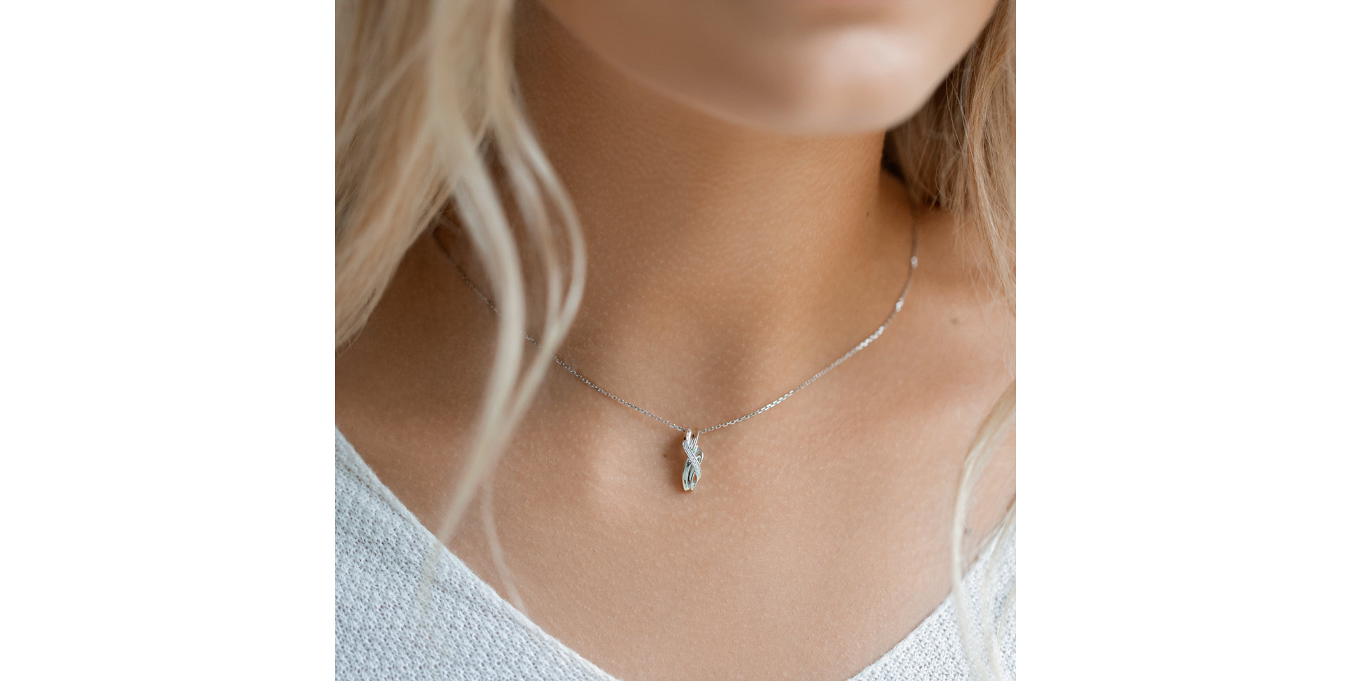 Přívěs s diamanty Essential Wave