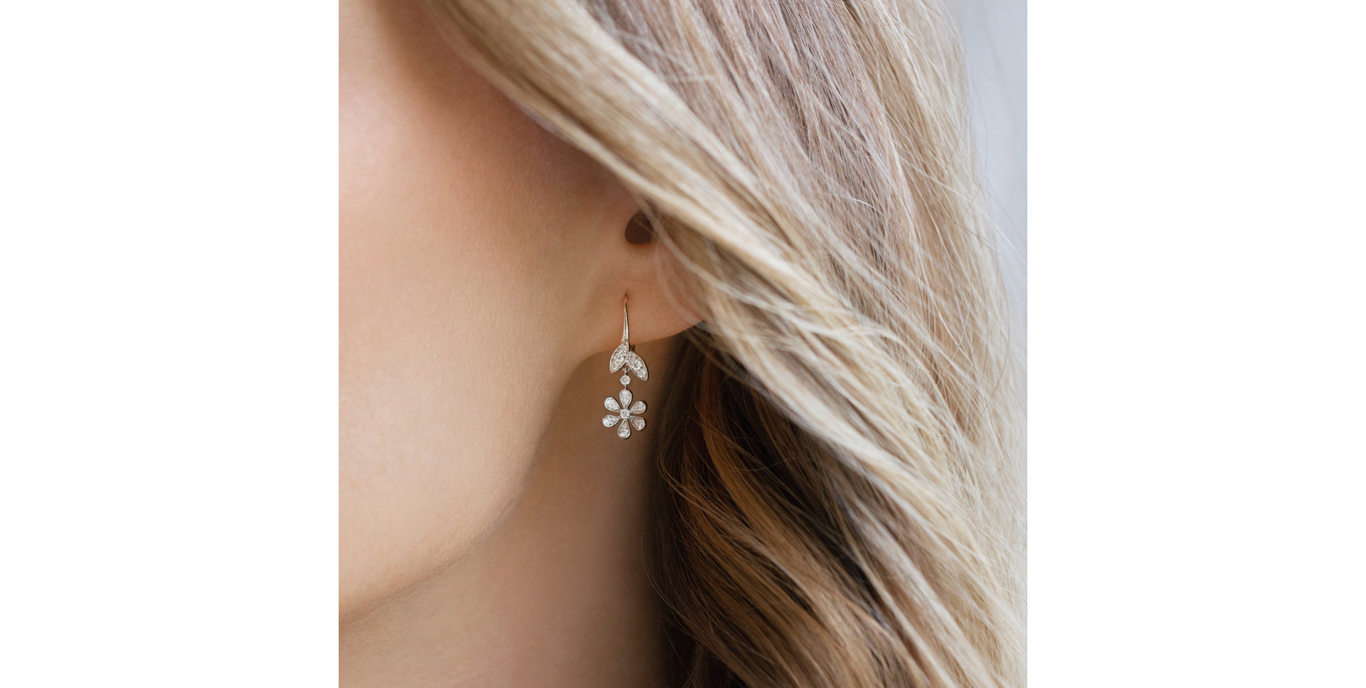 Náušnice s diamanty Flower Splendour