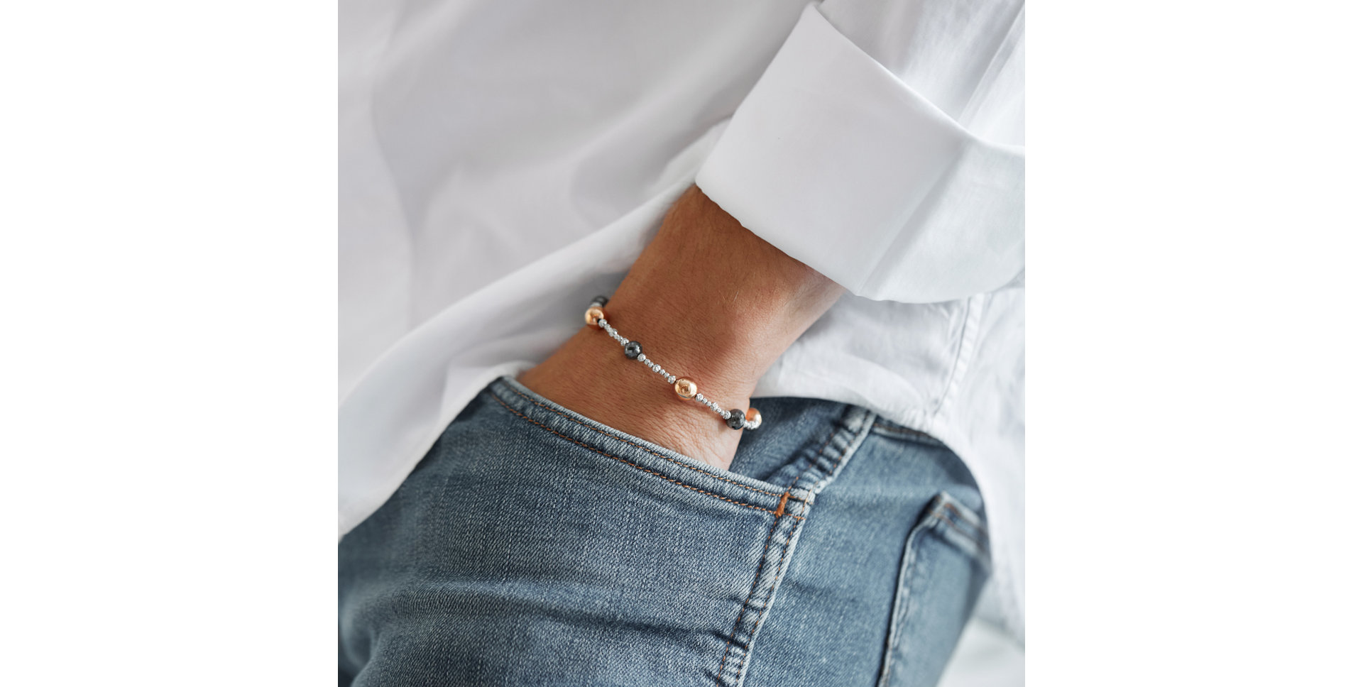 Náramek s černými a bílými diamanty Nathan