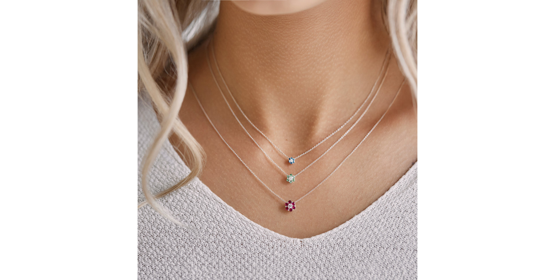 Náhrdelník s diamantem a smaragdy Shiny Flower