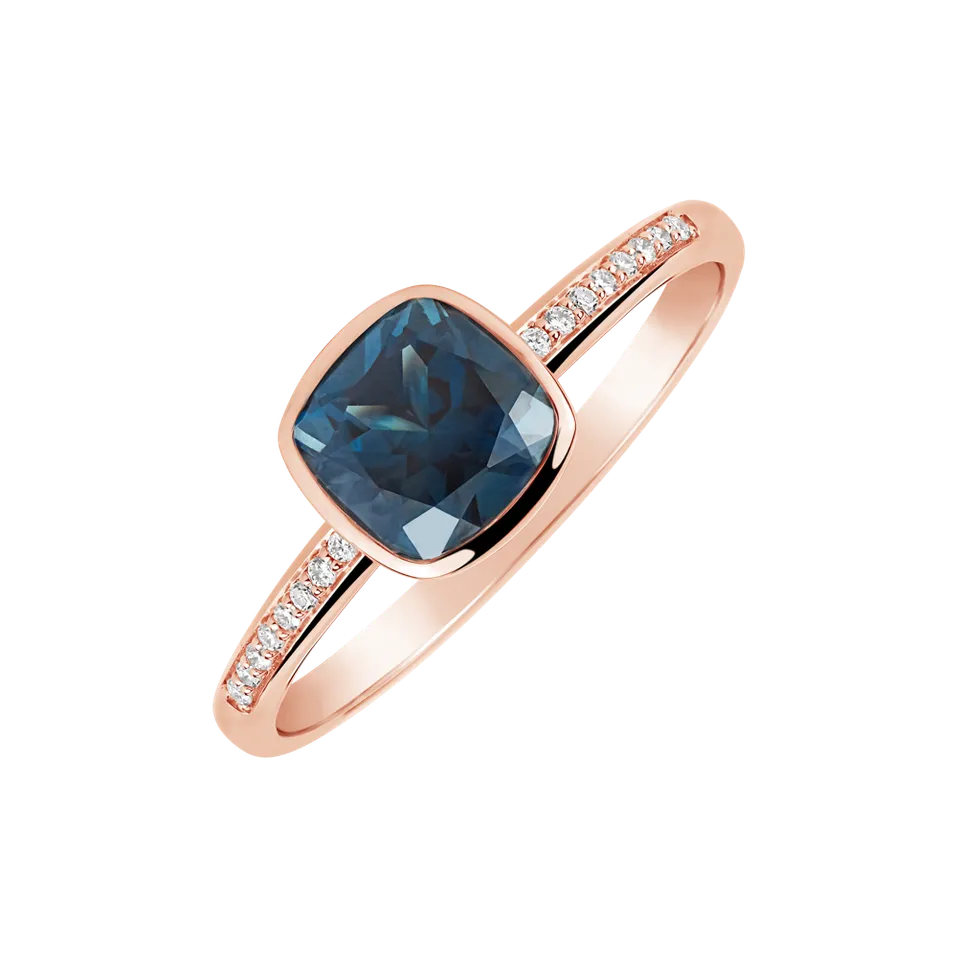 Prsten s diamanty a topazem Carelia