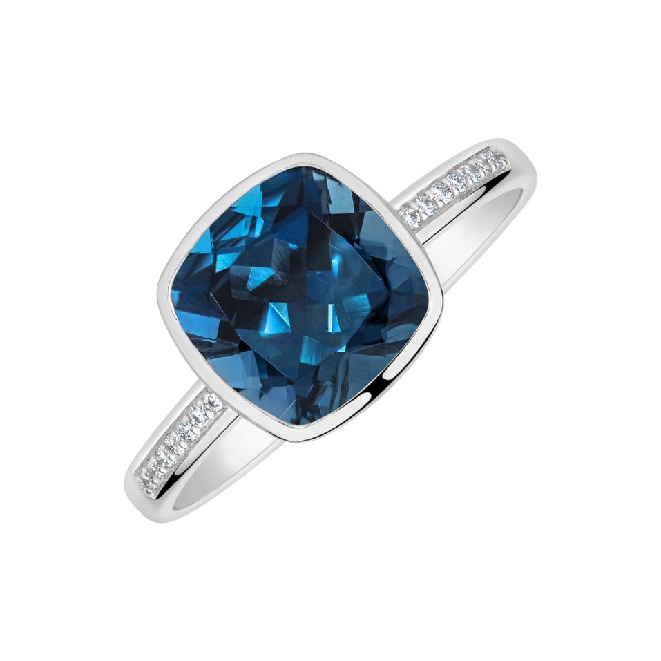 Prsten s diamanty a topazem Carelia