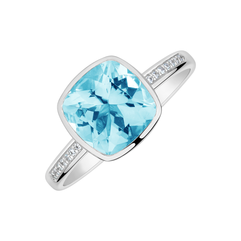Prsten s diamanty a topazem Carelia