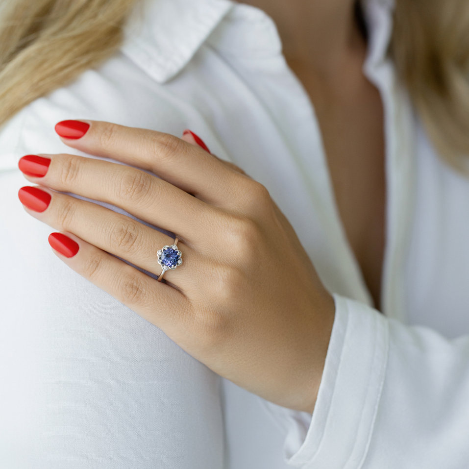 Prsten s tanzanitem a diamanty Galaxy Flower