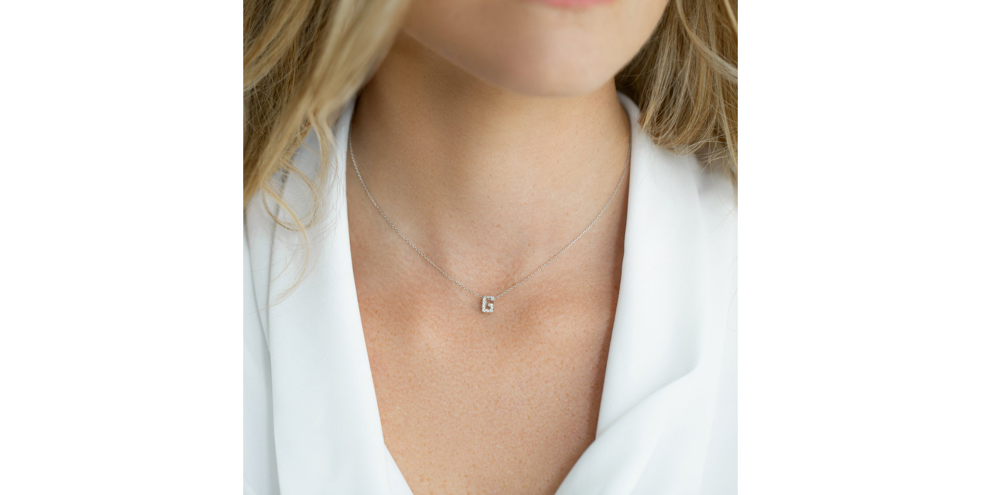 Náhrdelník s diamanty Diamond Letter