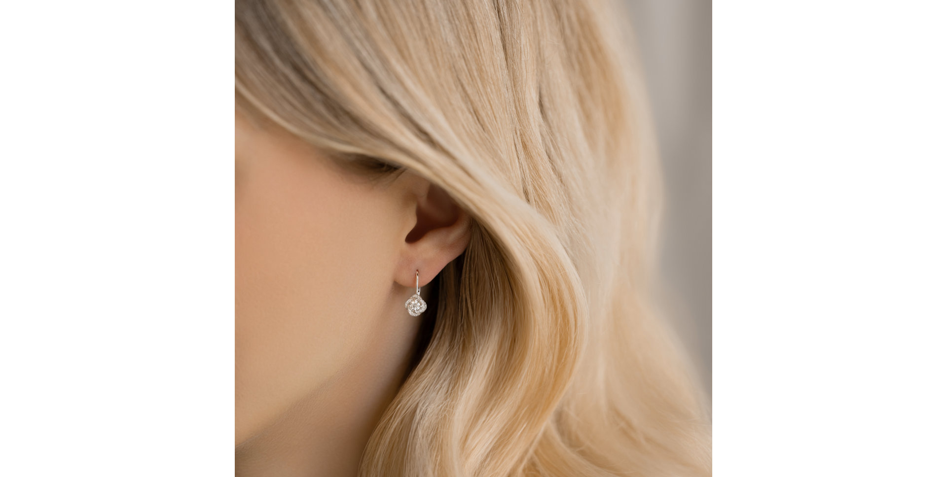 Náušnice s diamanty Sparkling Petals