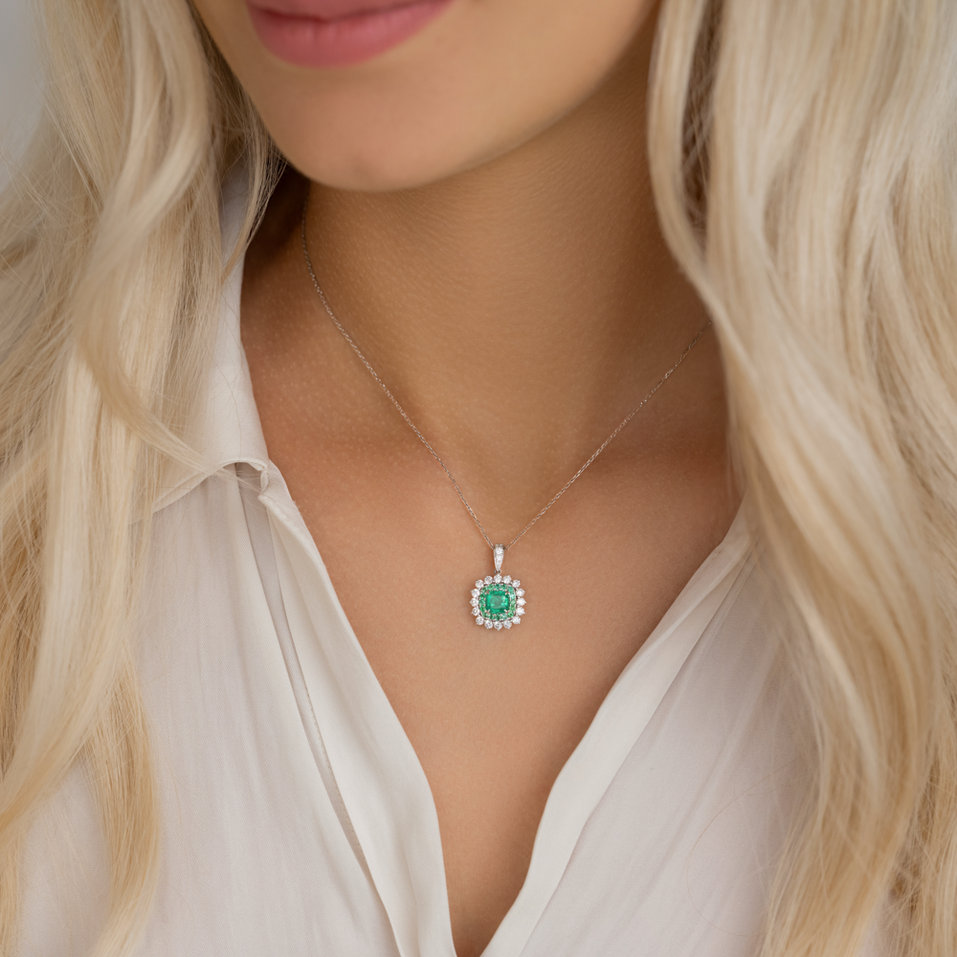 Přívěs se smaragdy a diamanty Radiant Shine