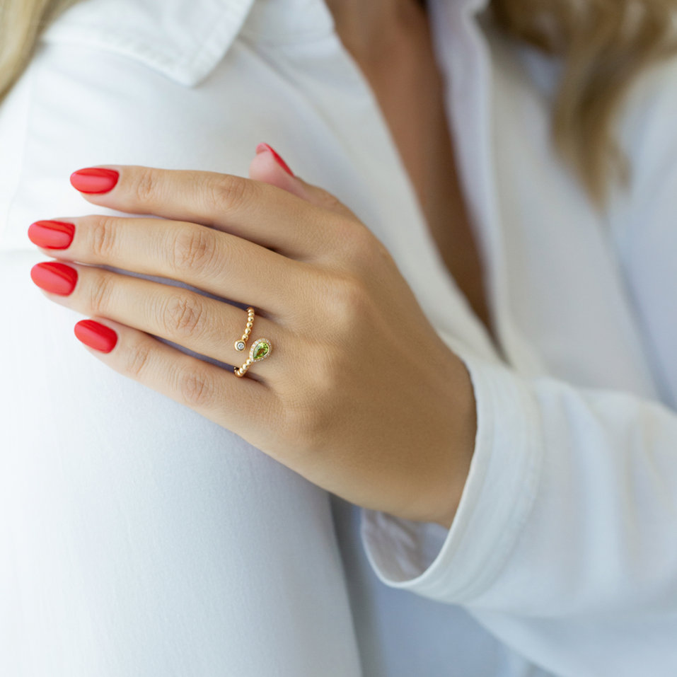 Prsten s diamanty a peridotem Stupéfiant