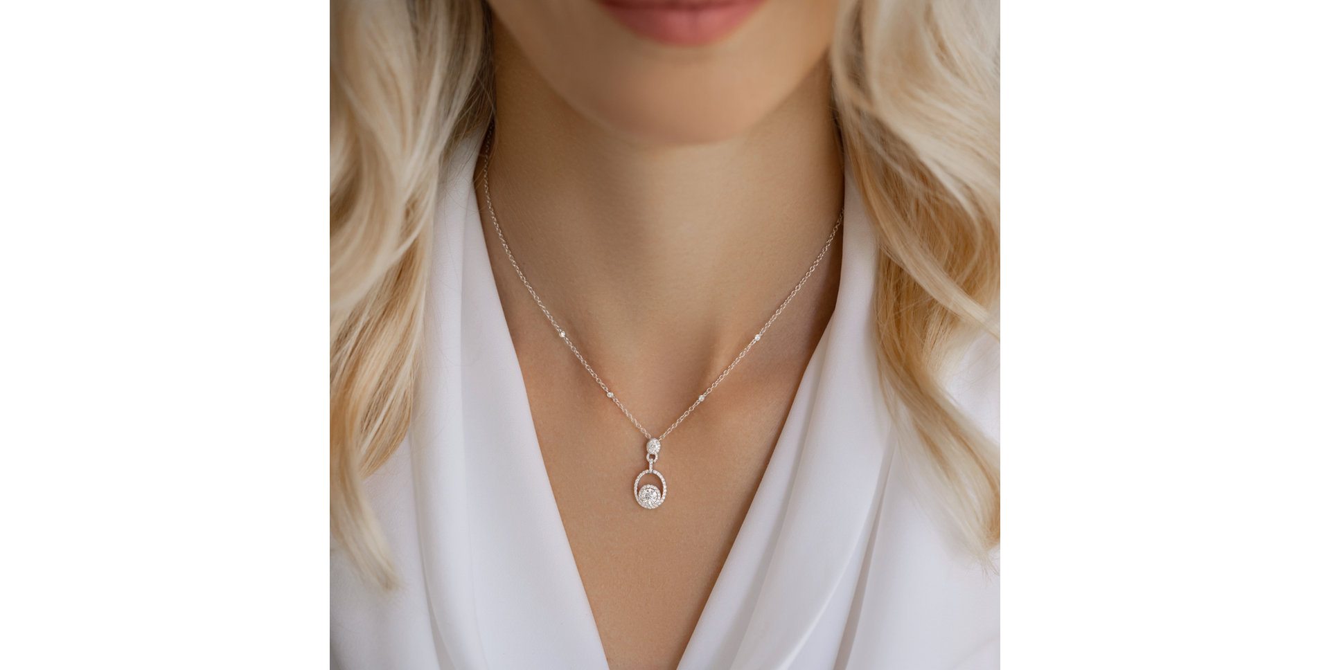 Náhrdelník s diamanty Lueur de Lune