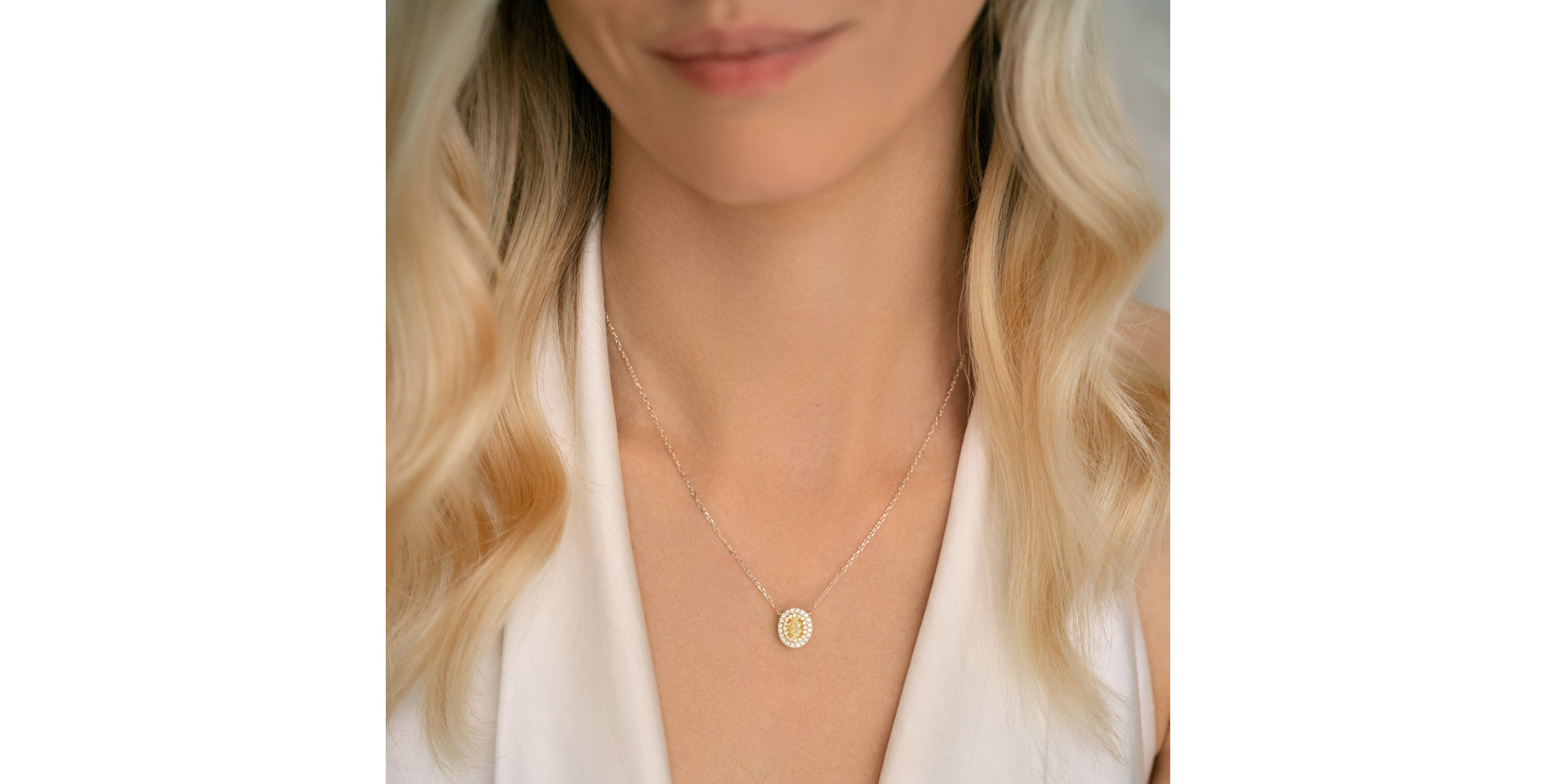 Náhrdelník s bílými a žlutými diamanty Sunshine Goddess