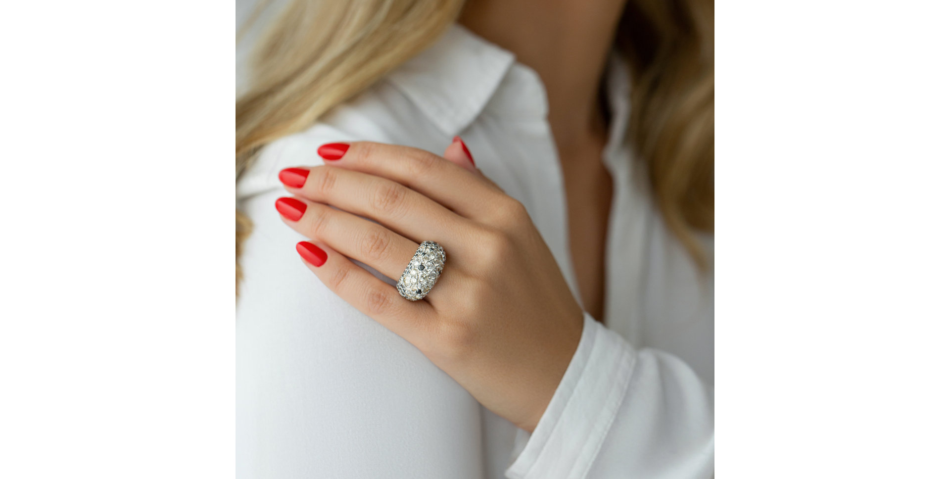 Prsten s černými a bílými diamanty Belle