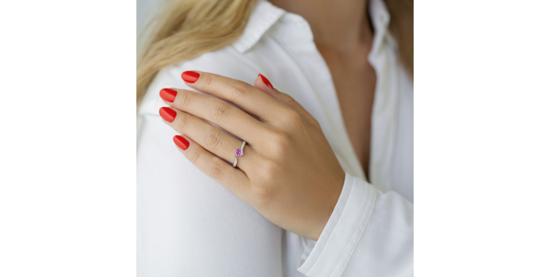 Prsten s safírem a diamanty Spirit Love