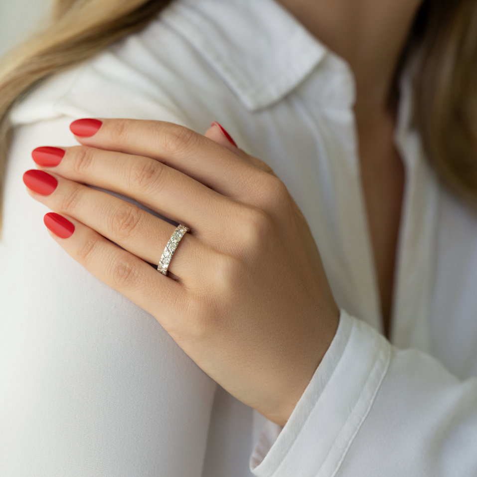 Prsten s diamanty Varieté