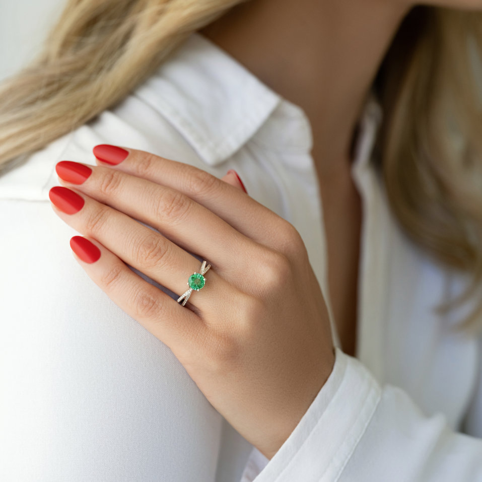 Prsten se smaragdem a diamanty Moment of Luck