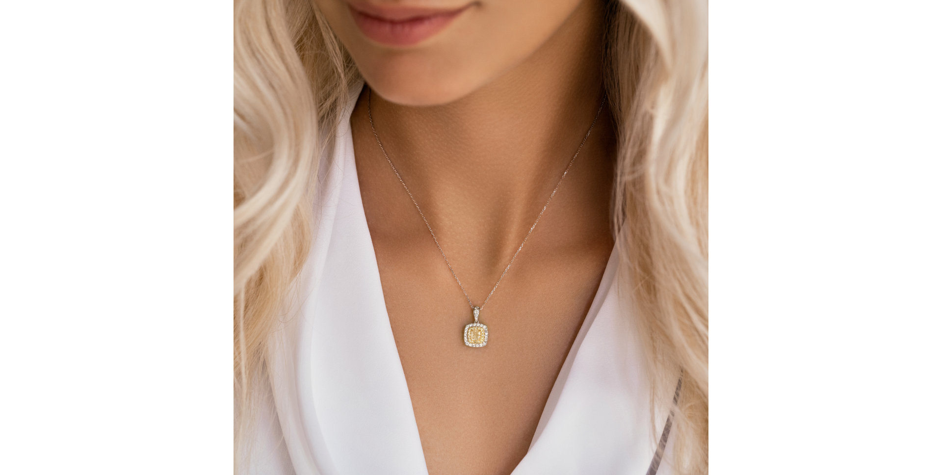 Přívěs s bílými a žlutými diamanty Bright Feeling