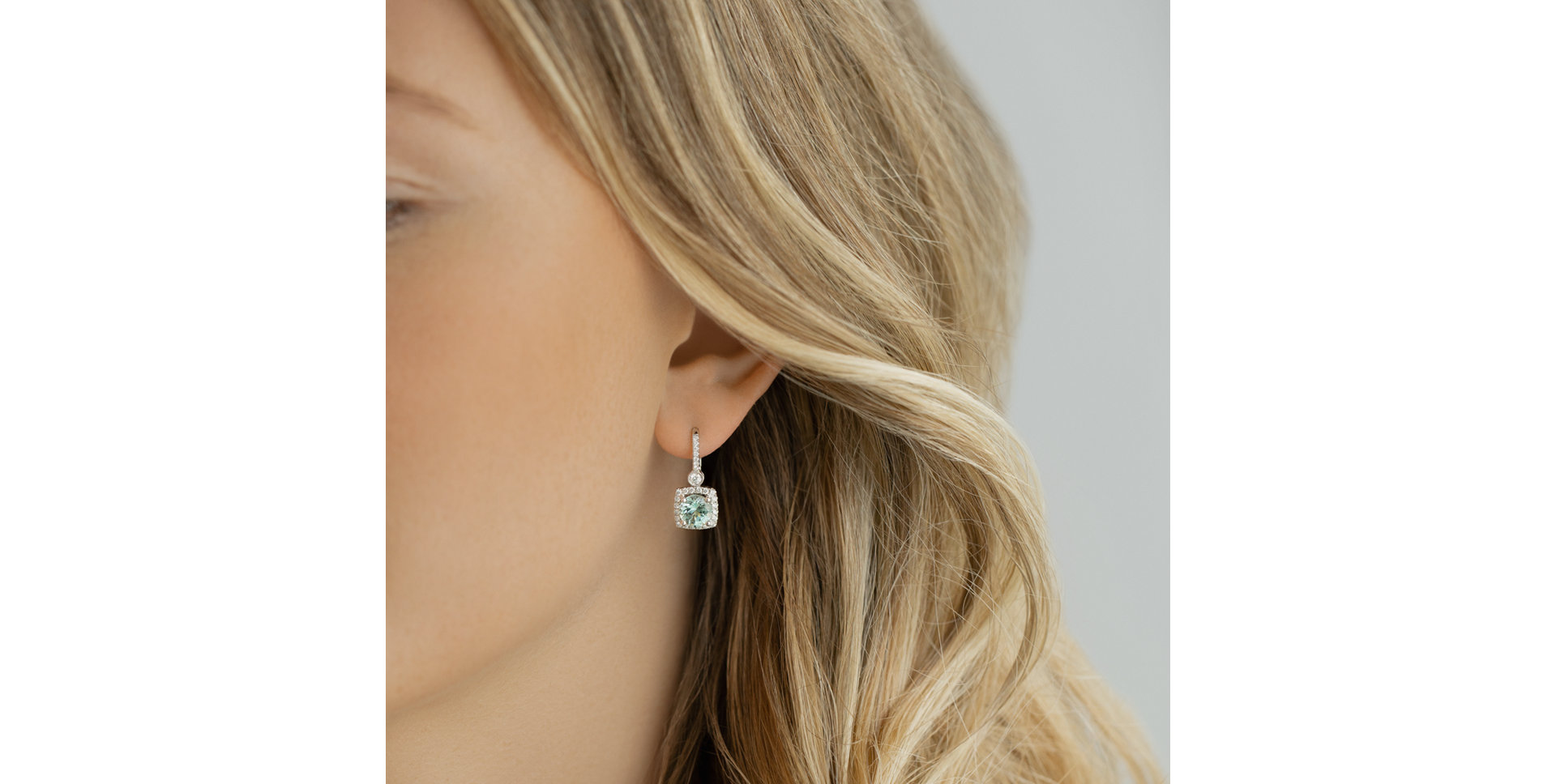 Náušnice s bílými a modrými diamanty Rossiel