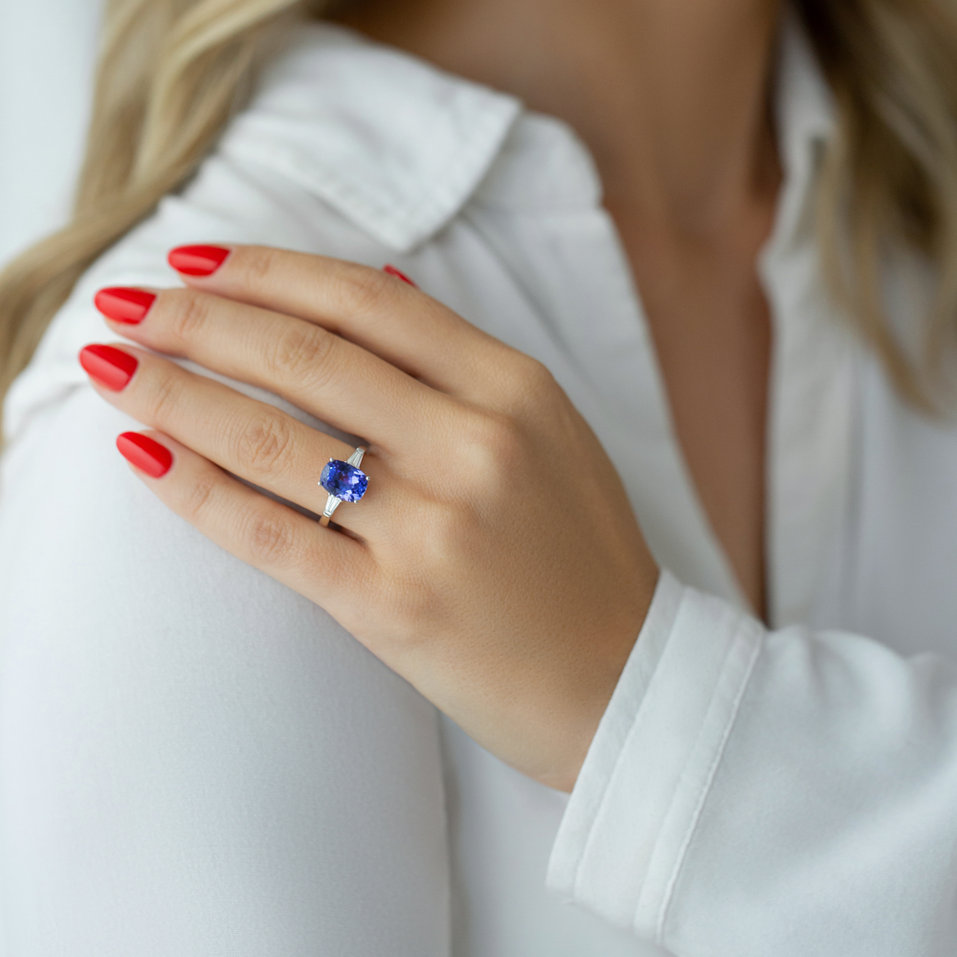 Prsten s tanzanitem a diamanty Egliate