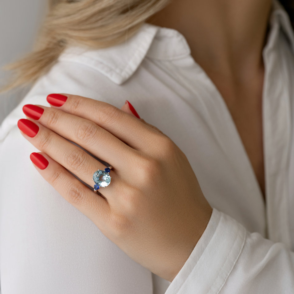 Prsten 14kt bílé zlato s akvamarínem a safírem Cissitha