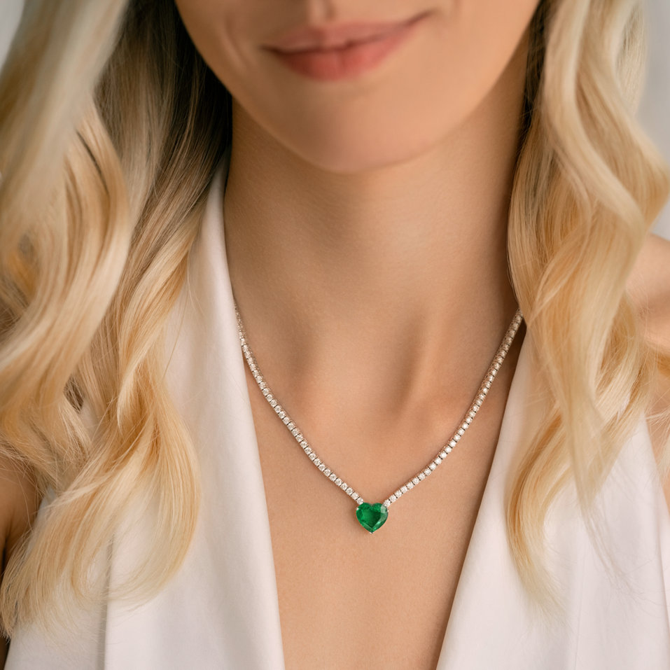 Náhrdelník se smaragdem a diamanty Divine Heart