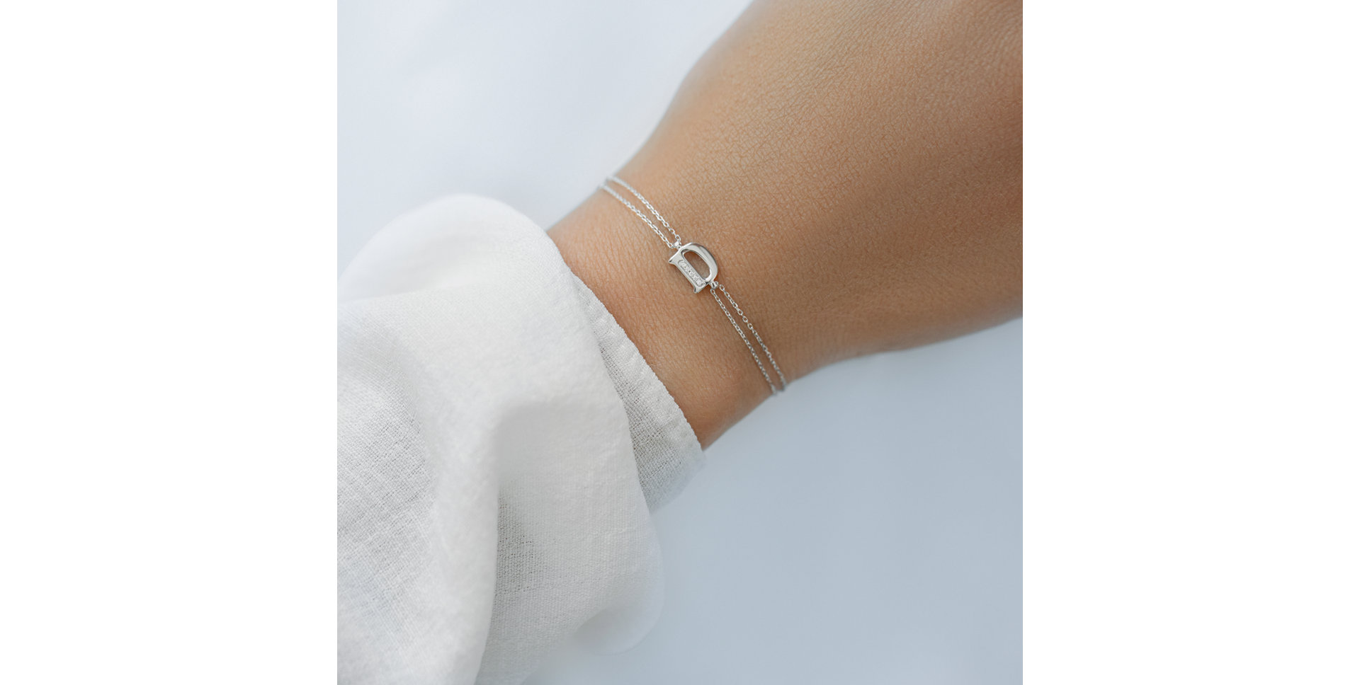 Náramek s diamanty Alluring Letter