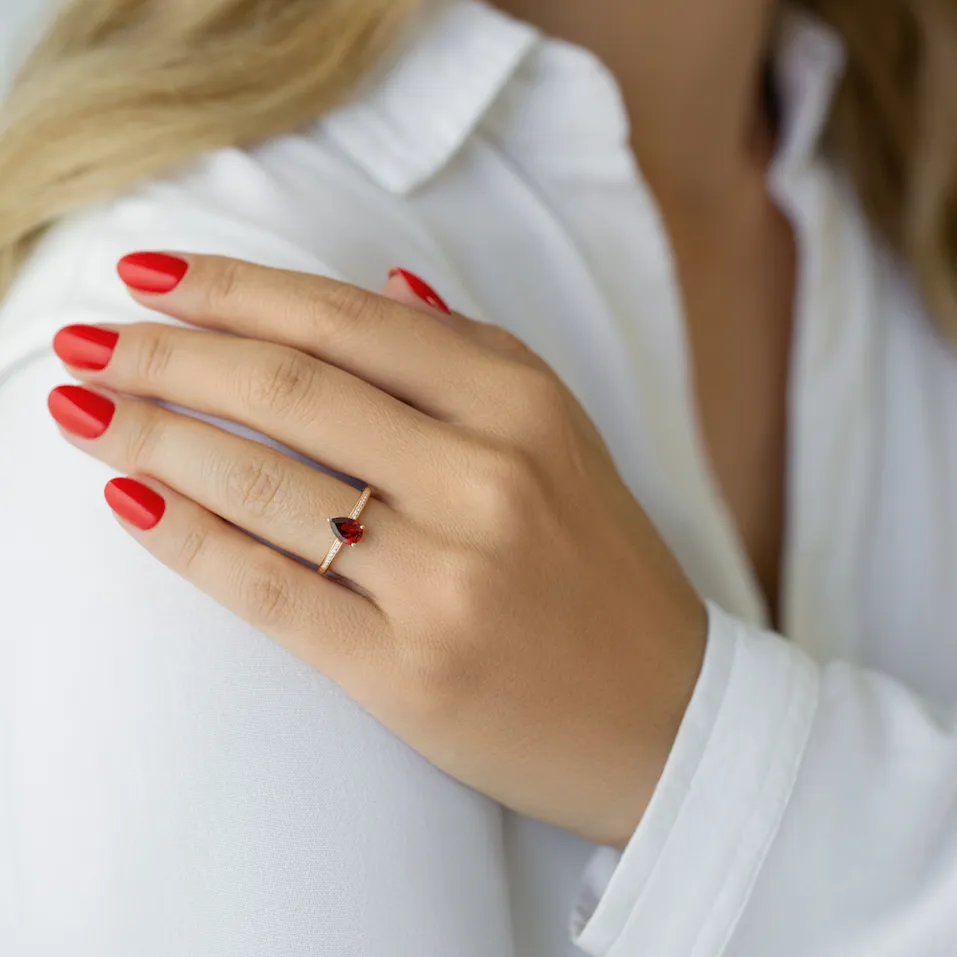 Prsten s granátem a diamanty Tearfall