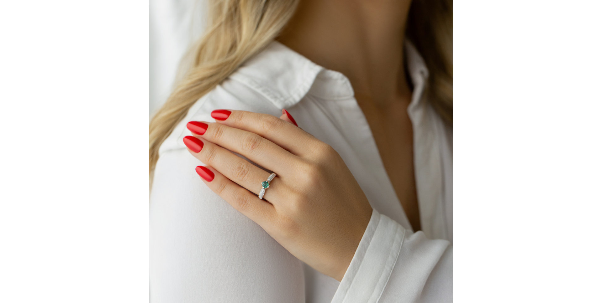 Prsten s diamanty a smaragdem Carleen