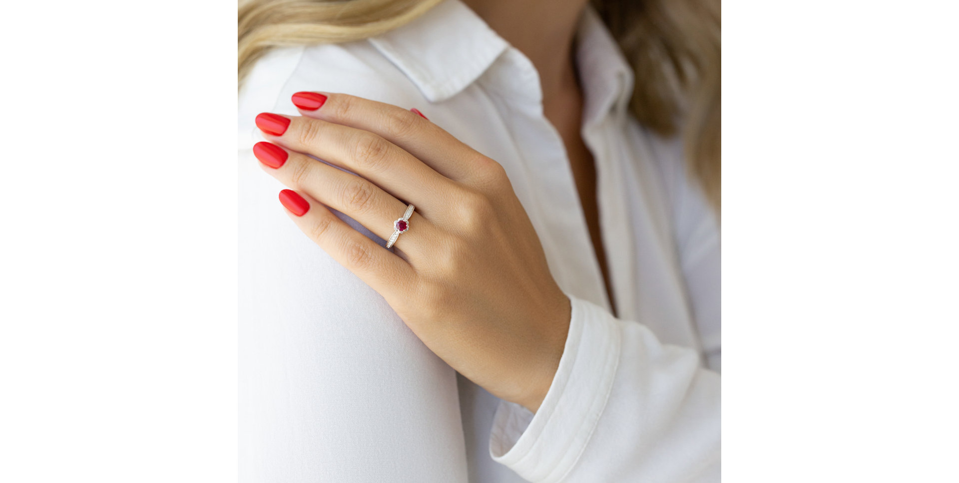 Prsten s diamanty a smaragdem Zafira