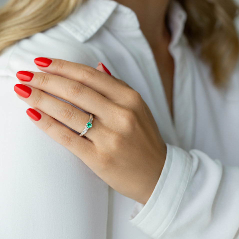 Prsten s diamanty a smaragdem Rosaly