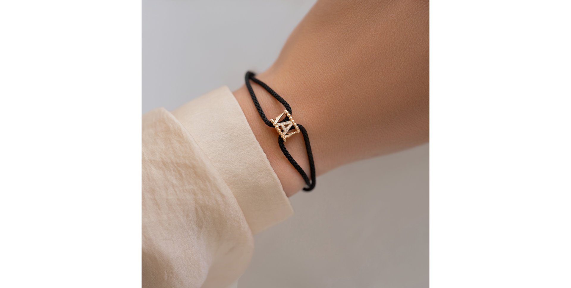 Náramek s diamanty Magnificent Letter