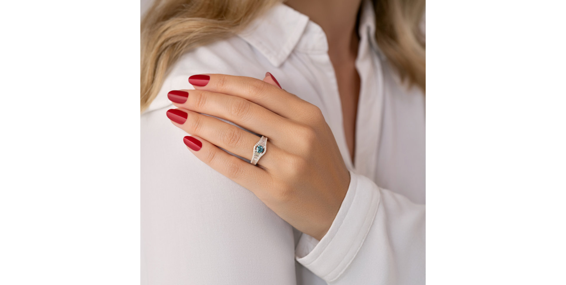 Prsten s modrým diamantem a bílými diamanty Tearful Crown